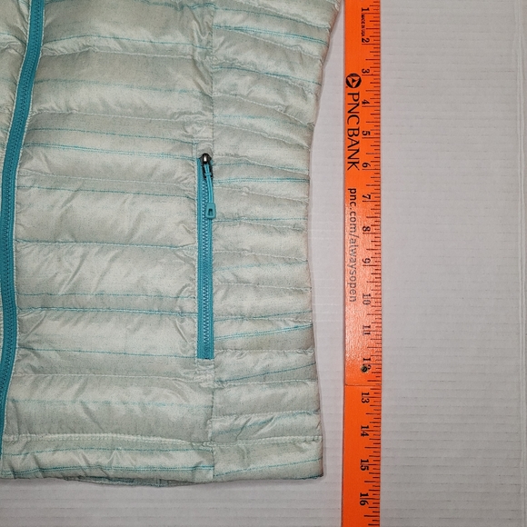 Rare Patagonia Womens Small AQUA Mint Stripe Goose Down Puffer Jacket Warm Snow - Picture 6 of 15